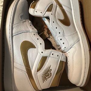 Brand new woman’s  retro air Jordans size 11.5